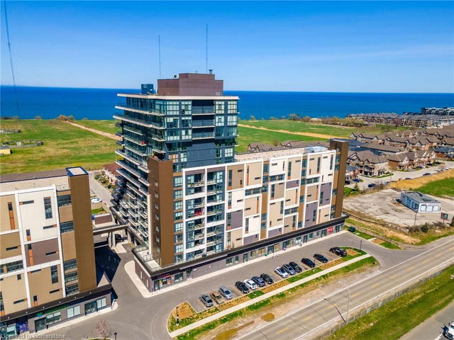 404 - 550 North Service Road