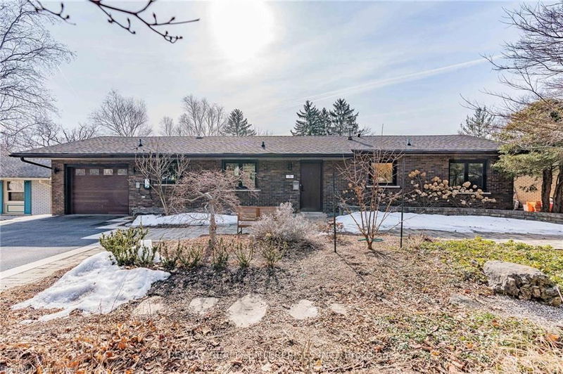 75 Robinhood Drive, Hamilton, Ontario