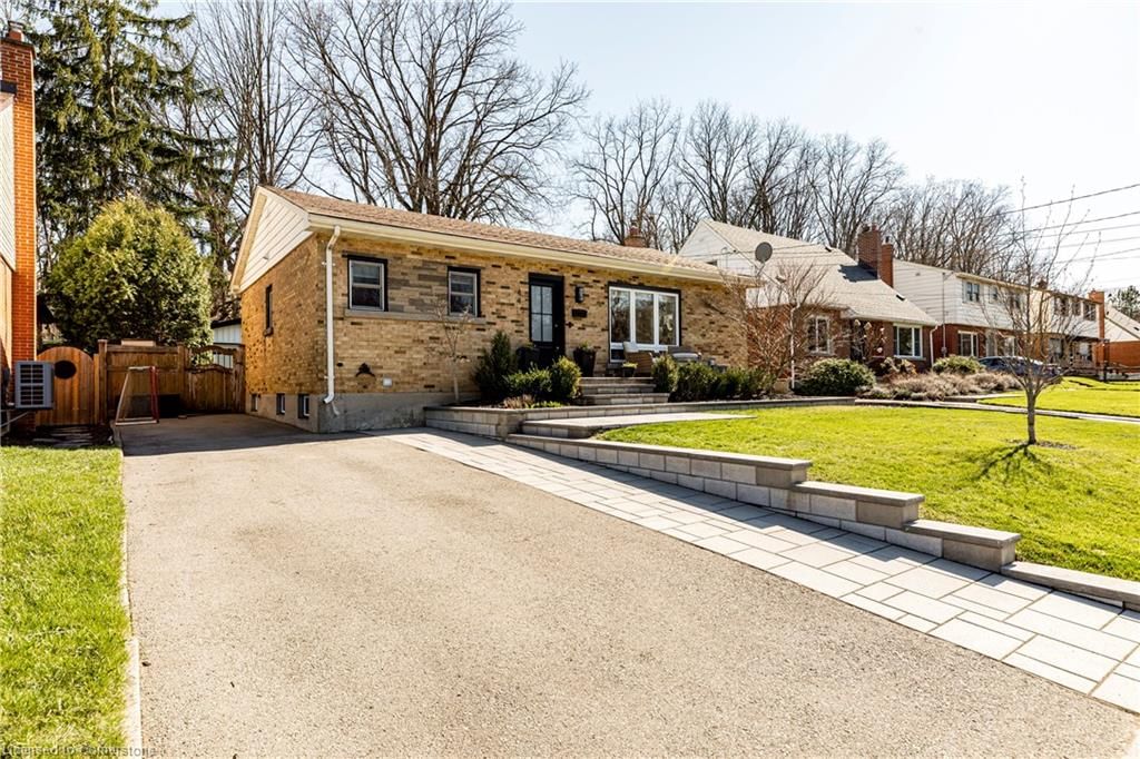 Single Family Residence sold at 44 Kemp Drive, Dundas, Governor, L9H 2M9 - MLS: 40720165