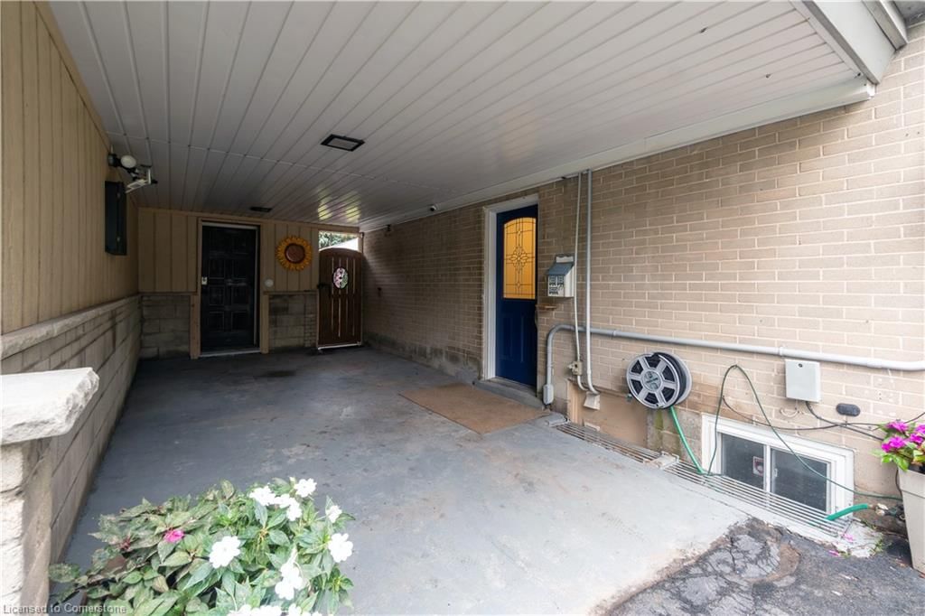 Single Family Residence for sale at 955 Cloverleaf Drive, Burlington, Aldershot South, L7T 3Y8 - MLS: 40720187