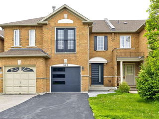 373 Ravineview Way