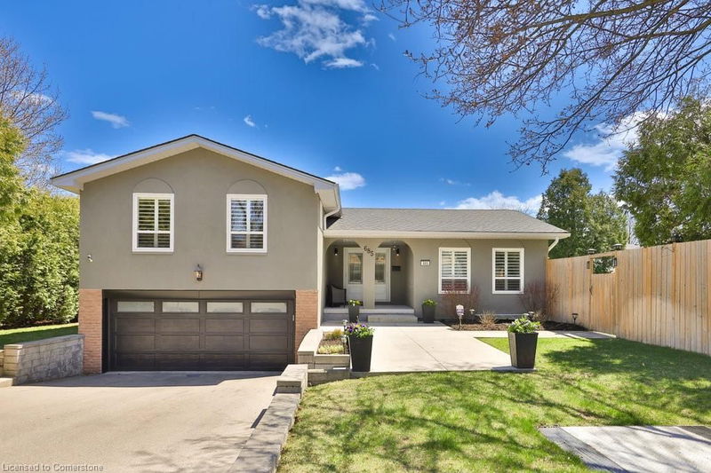 685 Castleguard Crescent, Burlington, Ontario