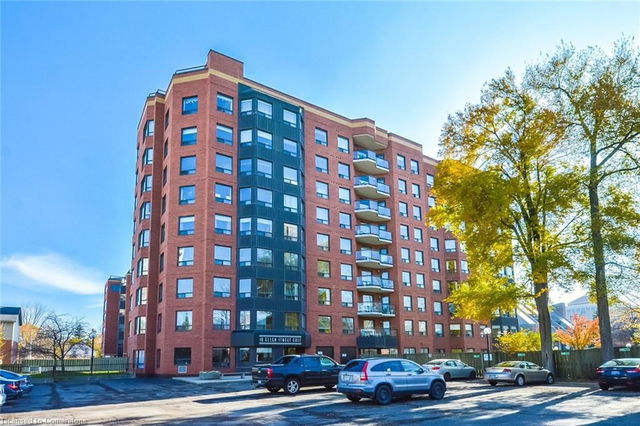808 - 10 Ellen Street
