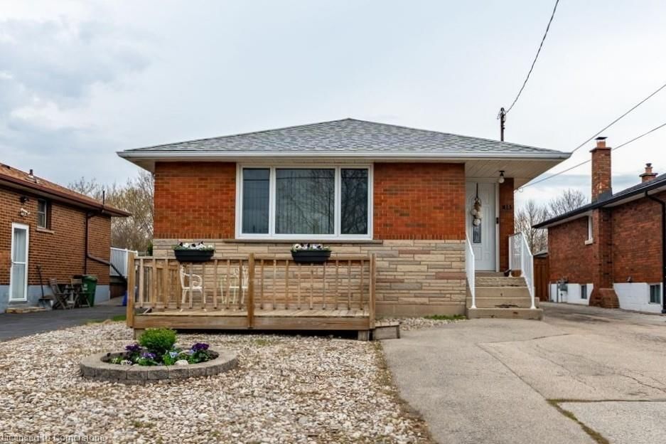 Single Family Residence for sale at 15 Nelligan Place, Hamilton, Rosedale, L8K 4X6 - MLS: 40720694