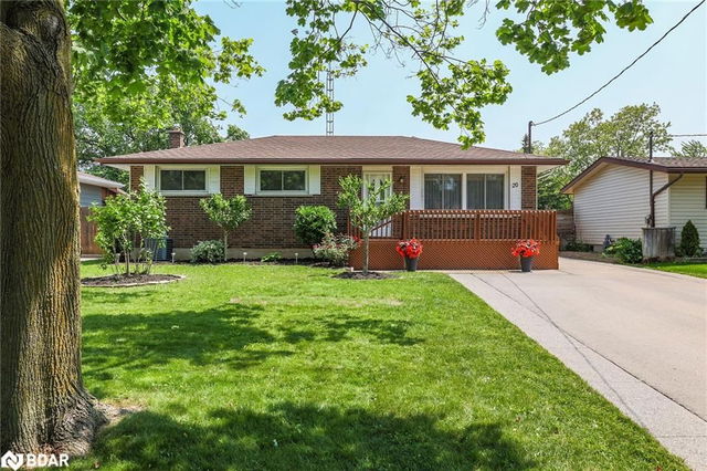 20 Huntley Crescent