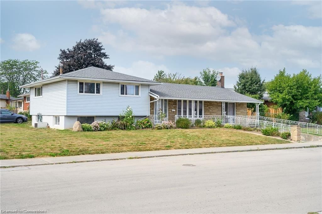 Single Family Residence for sale at 48 Crawford Drive, Hamilton, Kentley, L8H 2P1 - MLS: 40721061