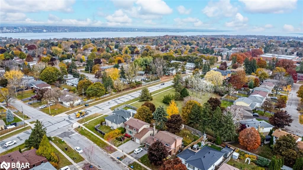 Single Family Residence for sale at 31 Little Avenue, Barrie, Allandale, L4N 2Z4 - MLS: 40721082