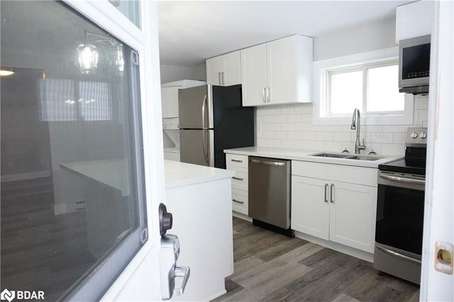 Bsmt - 25 Simcoe Street