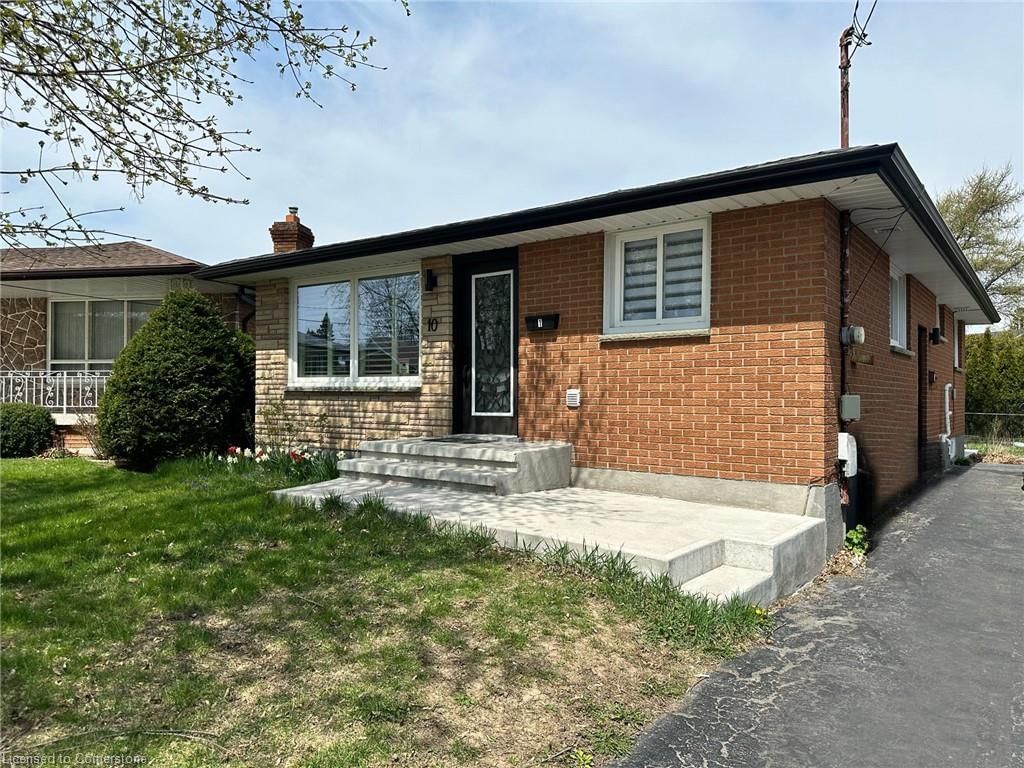Single Family Residence for sale at 10 Sandlyn Court, Hamilton, Kentley, L8H 2R5 - MLS: 40721375