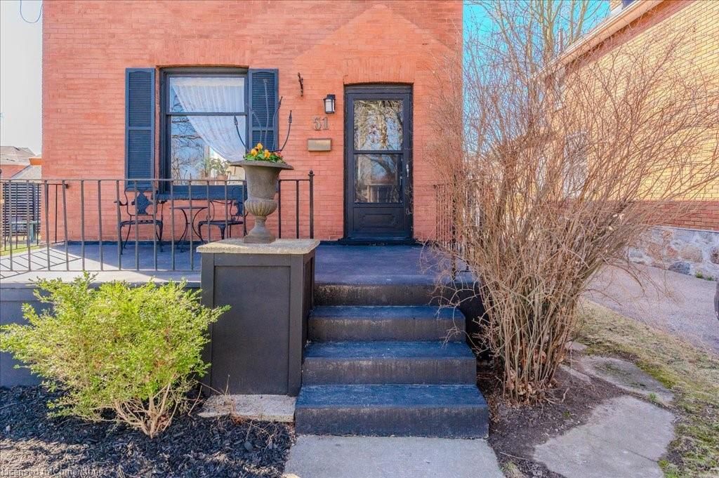 Single Family Residence for sale at 51 Ball Avenue, Cambridge, Glenview, Lincoln, Oak, N1R 2A2 - MLS: 40721544