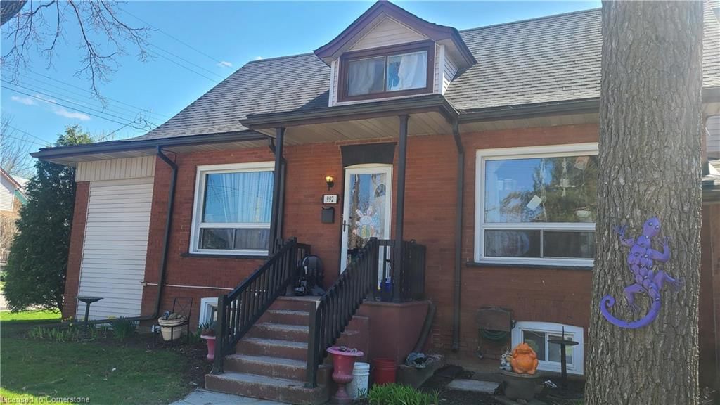 Single Family Residence for sale at 992 Montclair Avenue, Hamilton, Delta, L8M 2E6 - MLS: 40721773