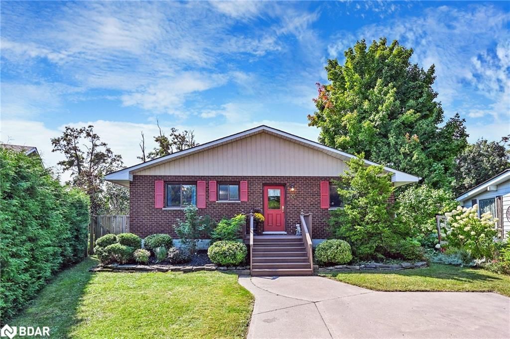 Single Family Residence for sale at 121 Queen Street Street, Fenelon Falls, fenelon township, K0M 1N0 - MLS: 40721927