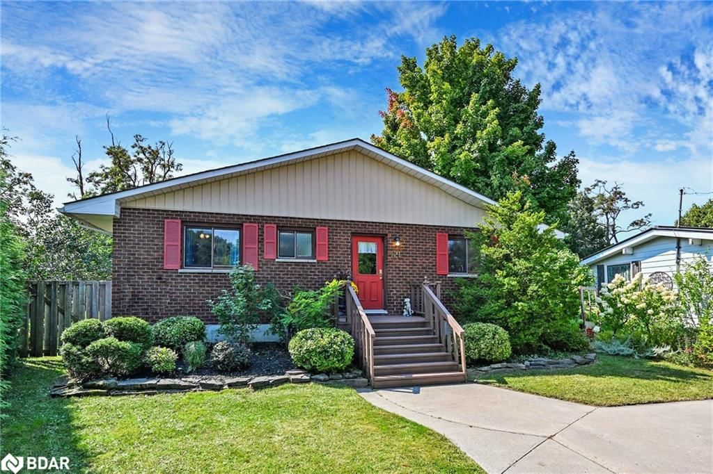 Single Family Residence for sale at 121 Queen Street Street, Fenelon Falls, fenelon township, K0M 1N0 - MLS: 40721927
