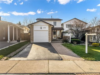 2359 Malcolm Crescent