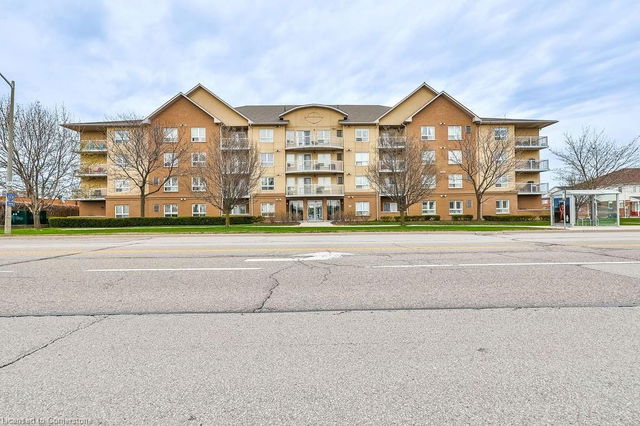 402 - 4450 Fairview Street