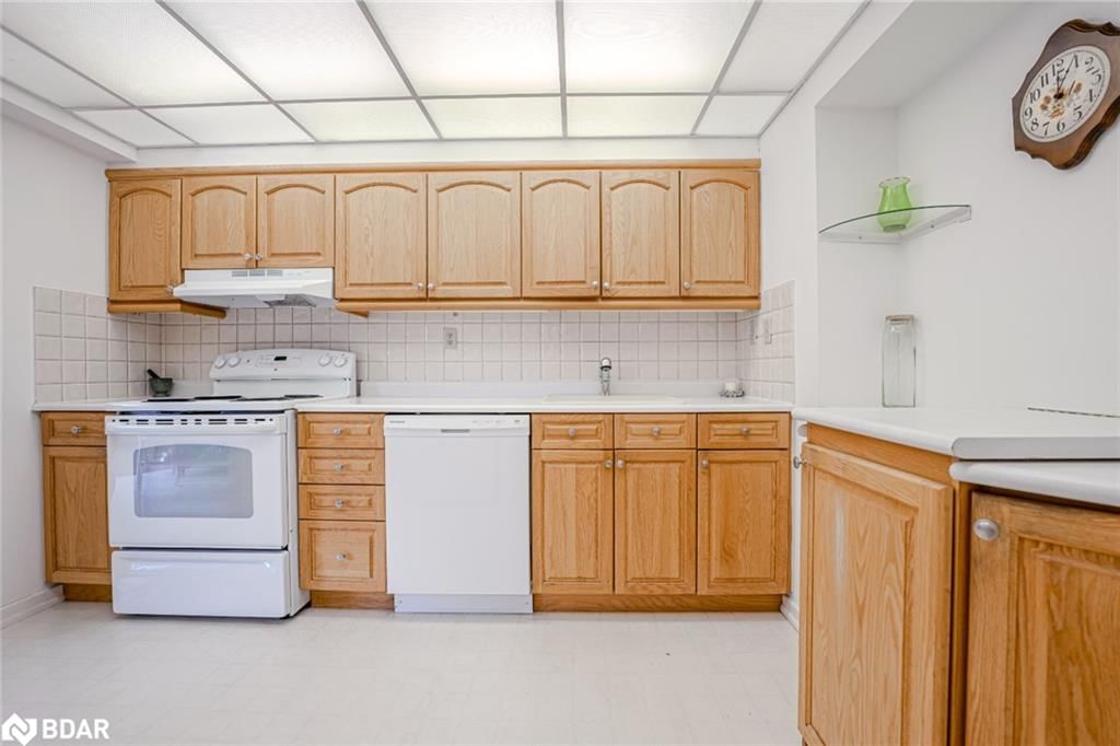Condo/Apt Unit for sale at 206-181 Collier Street, Barrie, City Centre, L4M 5L6 - MLS: 40722216
