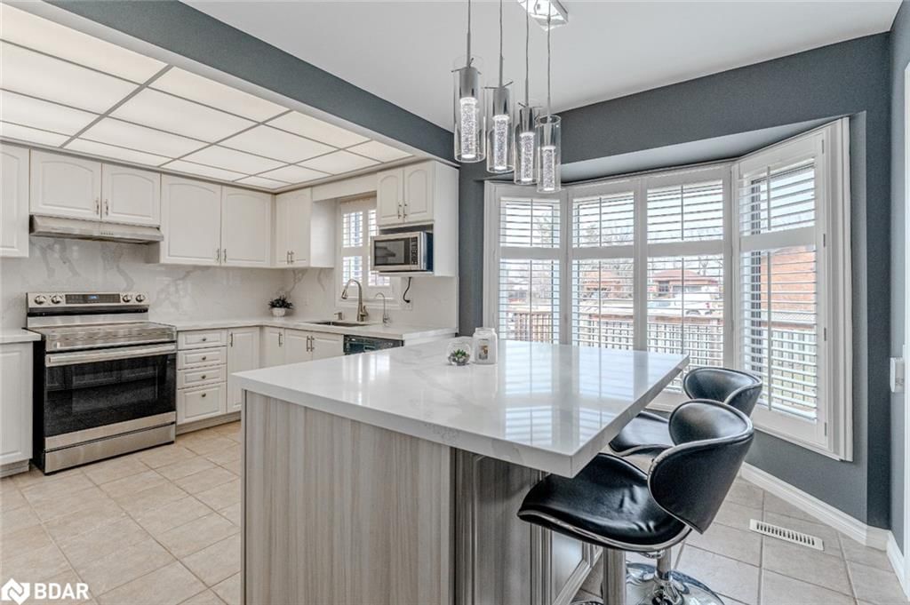 Single Family Residence for sale at 12 Thackeray Crescent, Barrie, West, L4N 6J6 - MLS: 40722340