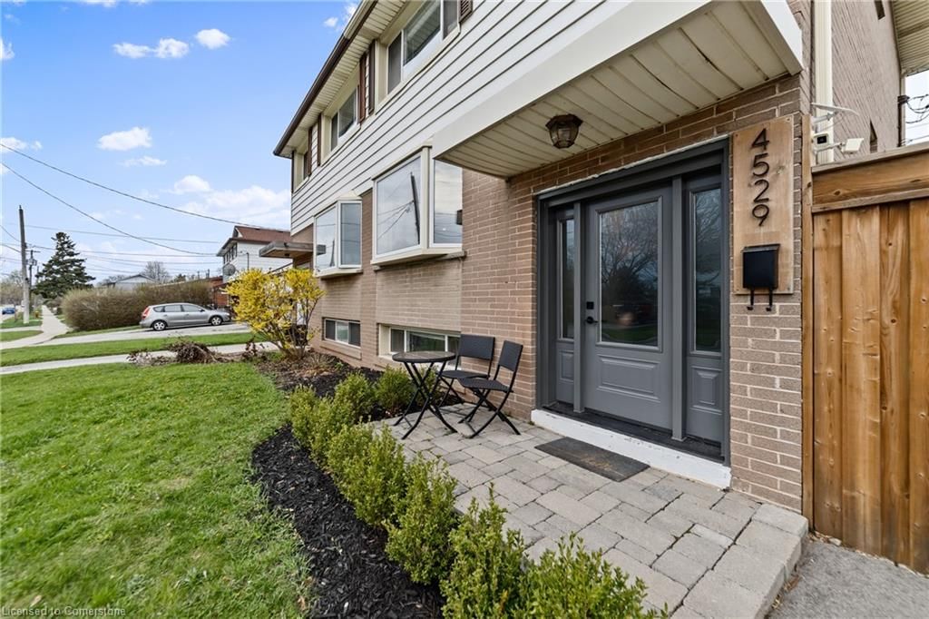 Single Family Residence for sale at 4529 Bennett Road, Burlington, Longmoor, L7L 1Y5 - MLS: 40722573