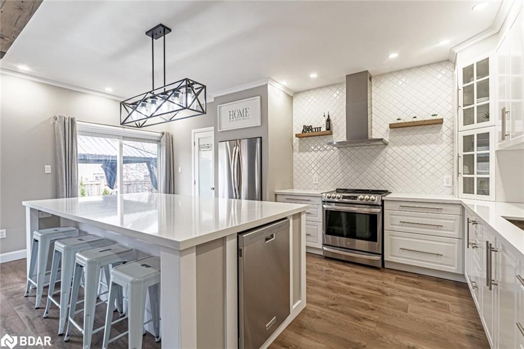Single Family Residence for sale at 44 Tudor Crescent, Barrie, Innishore, L4M 0A8 - MLS: 40722820