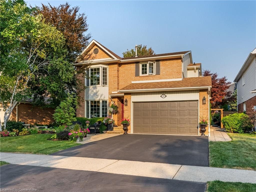 Single Family Residence for sale at 2079 Hunters Wood Drive, Burlington, Headon Forest, L7M 2T1 - MLS: 40722821