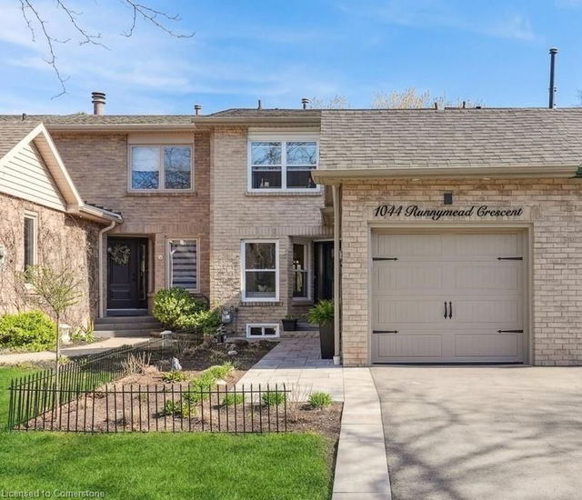 1044 Runnymead Crescent