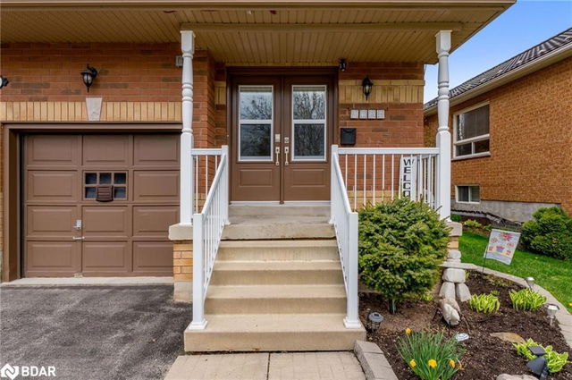 110 Mowat Crescent