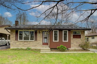 271 Forest Glen Crescent