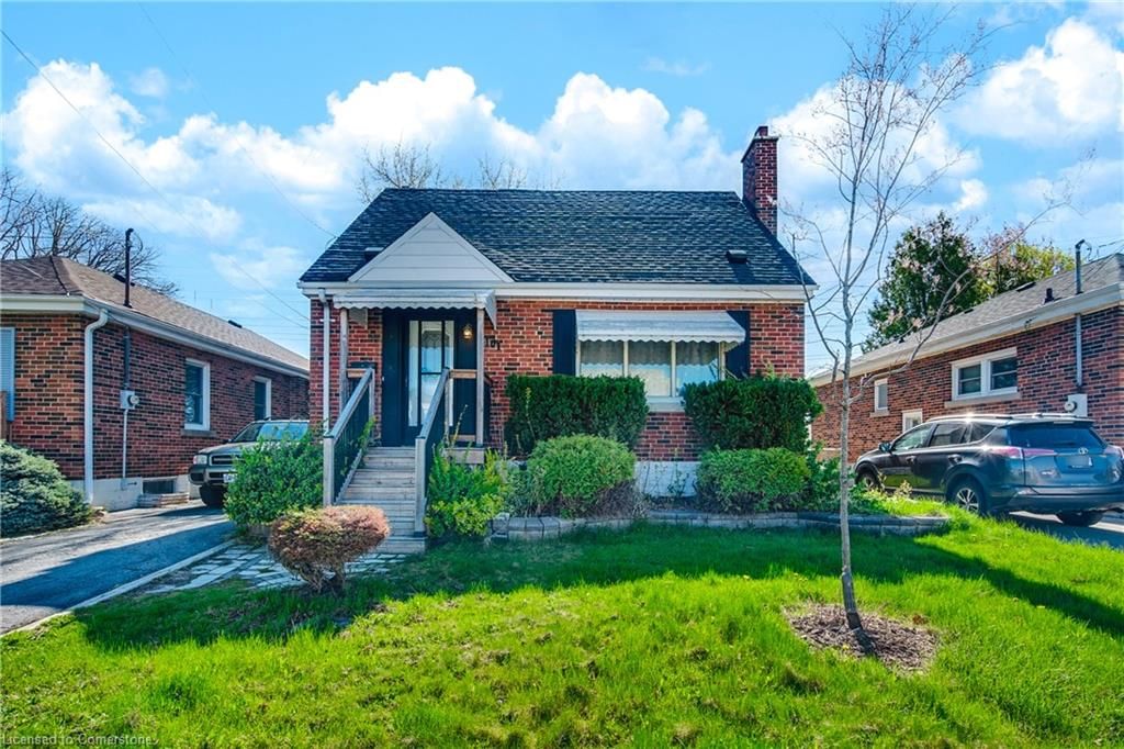 Single Family Residence for sale at 101 Aberfoyle Avenue, Hamilton, Rosedale, L8K 4S1 - MLS: 40723053
