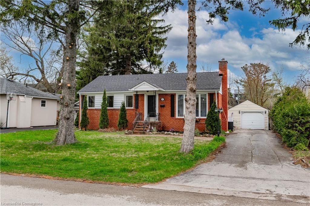 Single Family Residence for sale at 423 Smith Lane, Oakville, WO West, L6L 4X1 - MLS: 40723081
