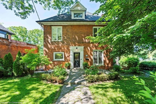 Upper - 15 Freeman Place