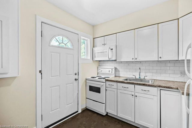 Upper - 15 Freeman Place