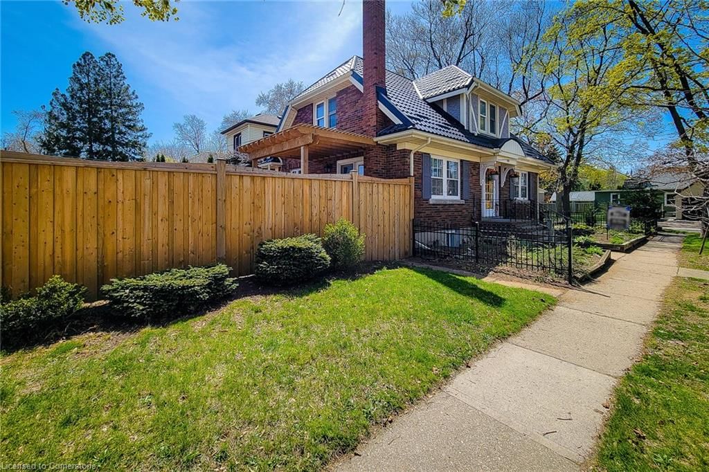 Single Family Residence for sale at 88 St. Patrick Street, St. Catharines, Downtown, L2R 1K5 - MLS: 40723274