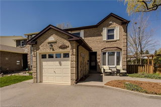 2383 Cotswold Crescent