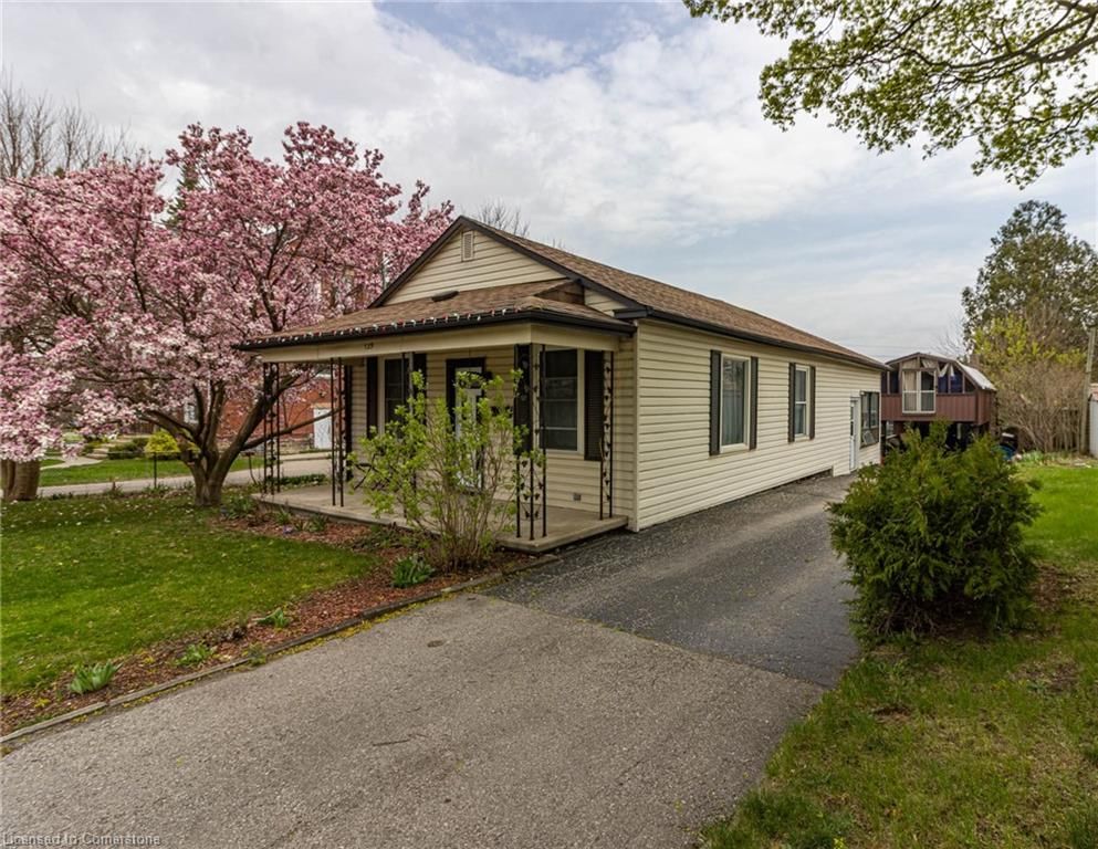 Single Family Residence for sale at 129 Wilson Avenue, Woodstock, South, N4S 3P2 - MLS: 40723461