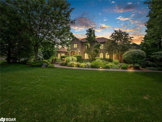 10 Forest Ridge Crescent