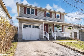 31 Courtney Crescent