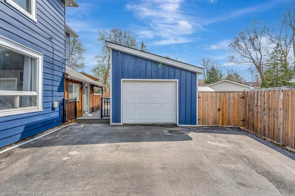 Single Family Residence for sale at 102 Poplar Avenue, Acton, AC Acton, L7J 2E2 - MLS: 40724007