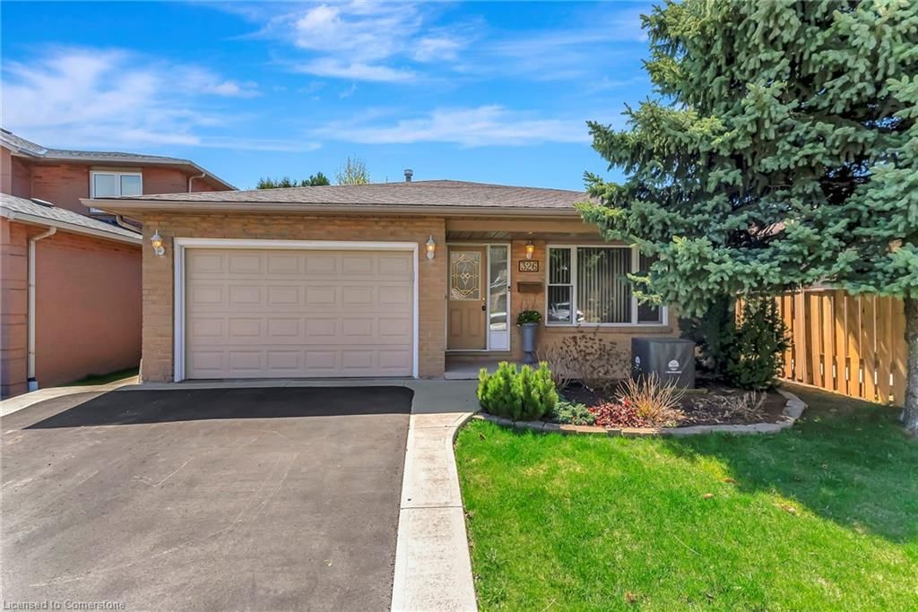Single Family Residence for sale at 326 Greencedar Drive, Hamilton, Gurnett, L9C 7K6 - MLS: 40724012