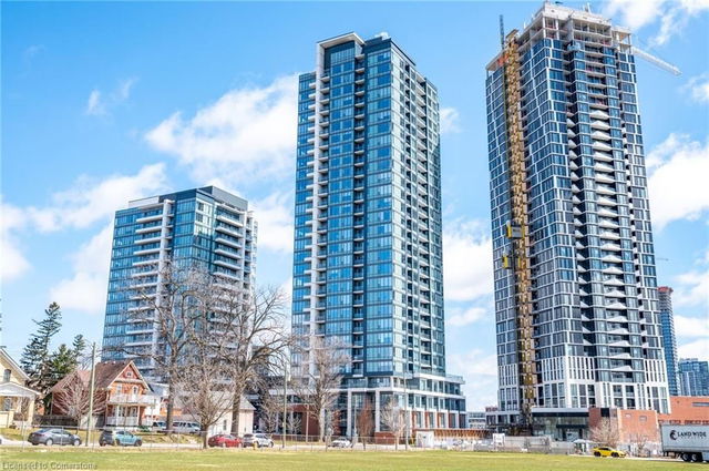 1102 - 15 Wellington Street