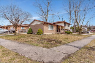 113 Martinglen Crescent