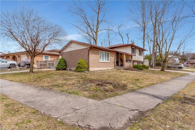 113 Martinglen Crescent