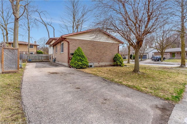 113 Martinglen Crescent