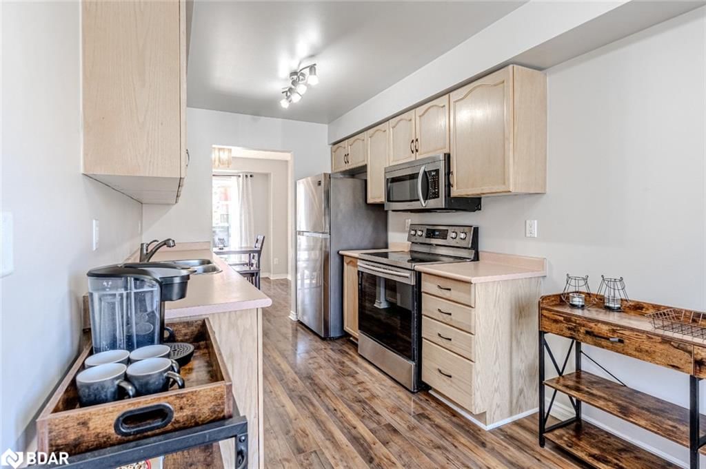 Row/Townhouse for sale at 5 Lyfytt Crescent, Barrie, Sunnidale, L4N 7X4 - MLS: 40724351