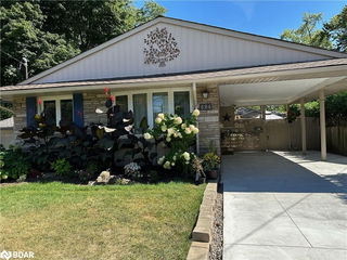 Upper - 694 Niagara Street