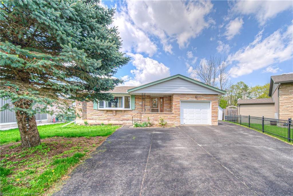 Single Family Residence for sale at 22 Hampton Place, Kitchener, Heritage Park/Rosemount, N2B 2S3 - MLS: 40724739