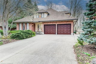 225 Corrie Crescent