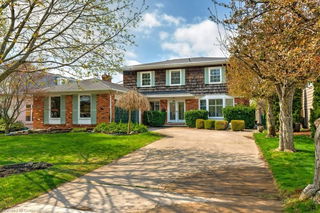 388 Valanna Crescent