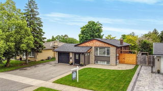 82 Shea Crescent