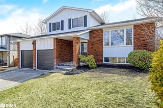 11 Hillside Drive