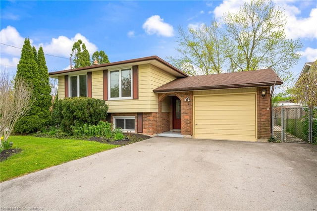 2 Acadia Crescent